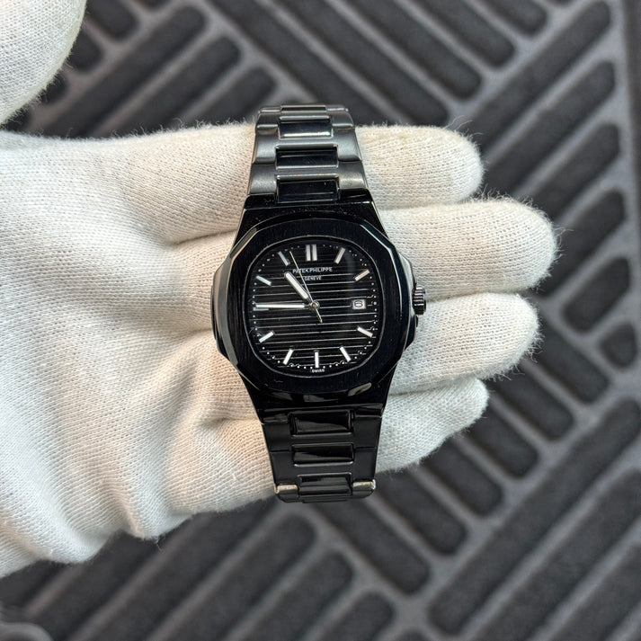 Patek Philippe - Nautilus -
Full Black