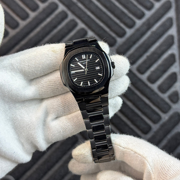 Patek Philippe - Nautilus -
Full Black